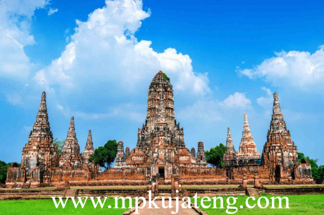 Menikmati 4 Wisata Pesona Budaya dan Sejarah Candi Kamboja